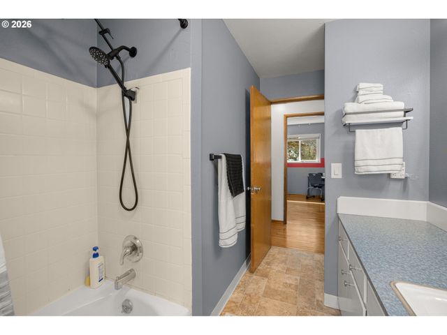 2126 Se 45TH Ave, Hillsboro, OR 97123