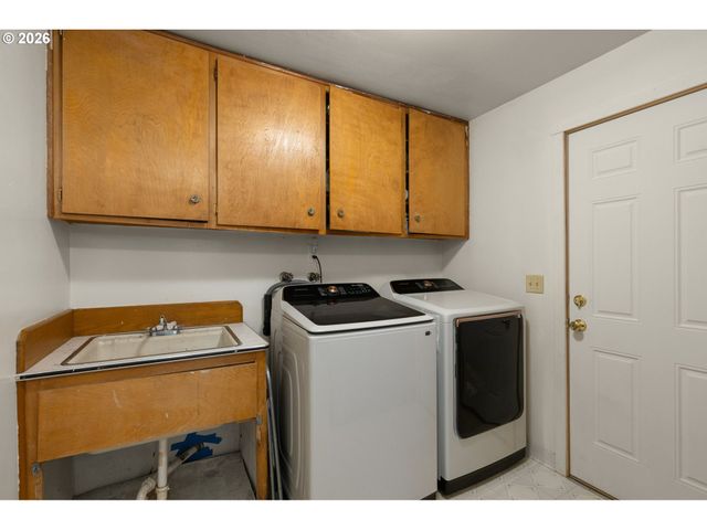 2126 Se 45TH Ave, Hillsboro, OR 97123