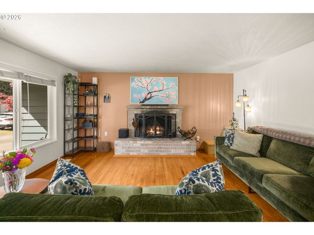 2126 Se 45TH Ave, Hillsboro, OR 97123