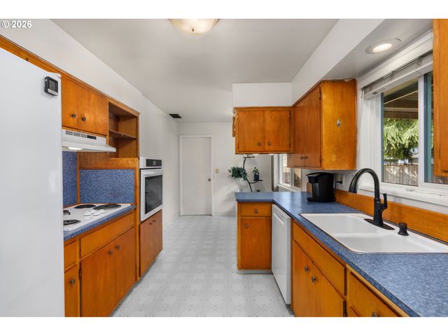 2126 Se 45TH Ave, Hillsboro, OR 97123