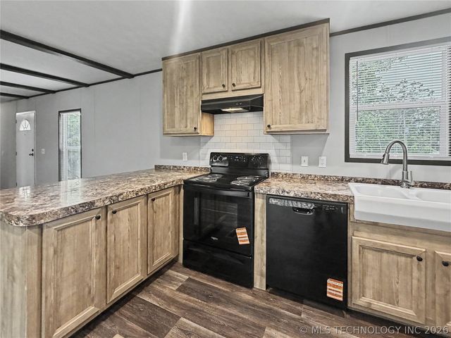 15165 W Phillips Drive, Park Hill, OK 74451