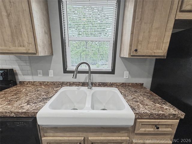 15165 W Phillips Drive, Park Hill, OK 74451