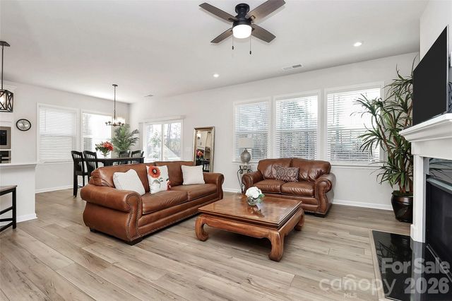 8137 Franklin Trail Street, Mint Hill, NC 28227