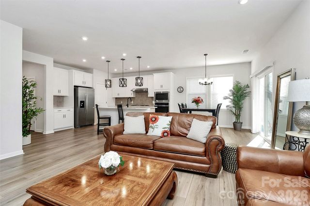 8137 Franklin Trail Street, Mint Hill, NC 28227