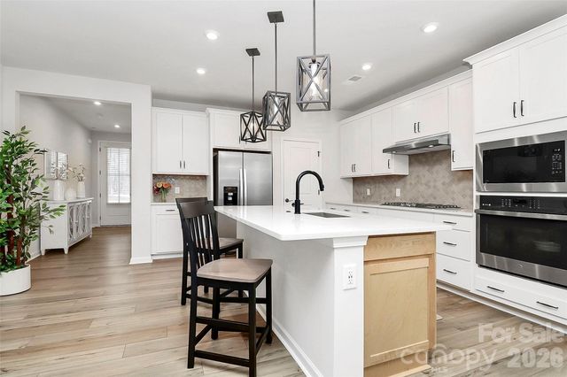 8137 Franklin Trail Street, Mint Hill, NC 28227