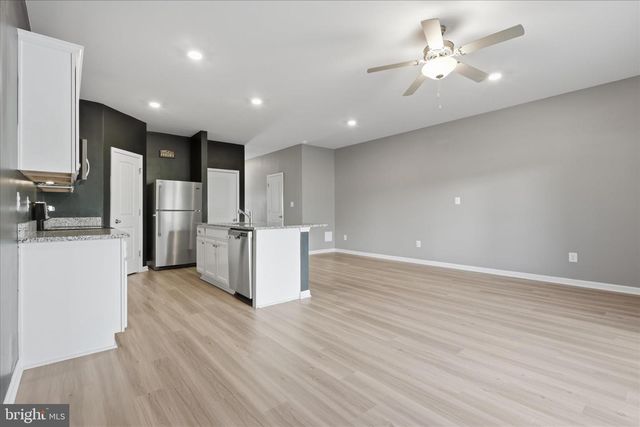 129 PADDINGTON ST, Falling Waters, WV 25419