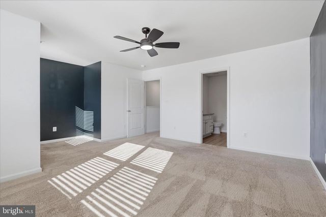 129 PADDINGTON ST, Falling Waters, WV 25419