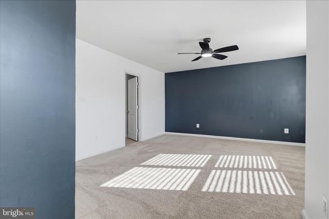 129 PADDINGTON ST, Falling Waters, WV 25419