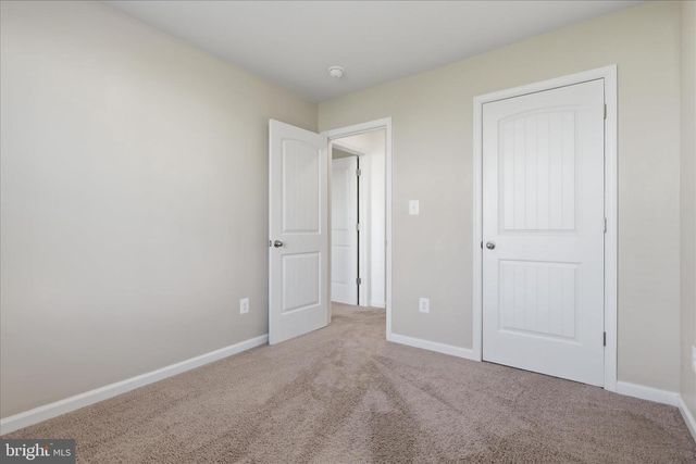 129 PADDINGTON ST, Falling Waters, WV 25419