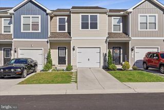 129 PADDINGTON ST, Falling Waters, WV 25419