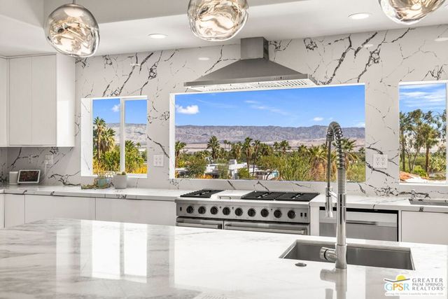 775 W Racquet Club Road, Palm Springs, CA 92262