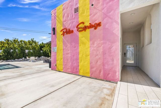 775 W Racquet Club Road, Palm Springs, CA 92262