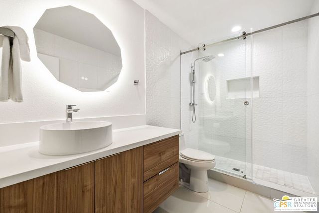 775 W Racquet Club Road, Palm Springs, CA 92262