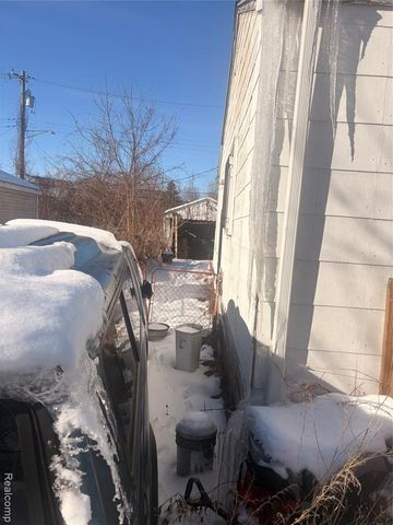 14035 Kentfield Street, Detroit, MI 48223