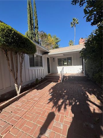 20955 De Mina, Woodland Hills, CA 91364