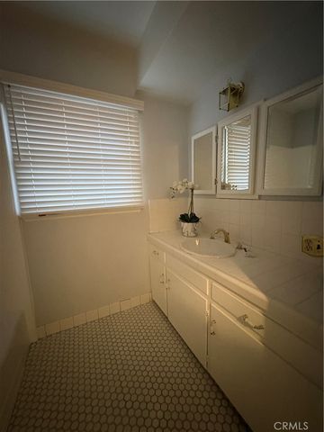 20955 De Mina, Woodland Hills, CA 91364