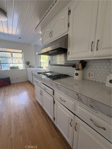 20955 De Mina, Woodland Hills, CA 91364