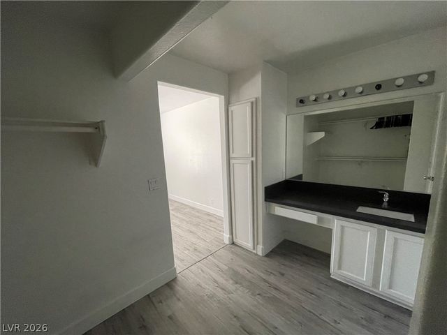 1521 Linnbaker Lane 203, Las Vegas, NV 89110