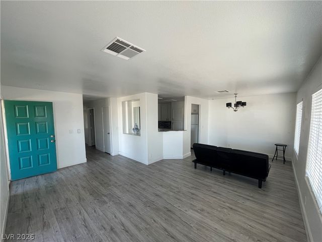1521 Linnbaker Lane 203, Las Vegas, NV 89110
