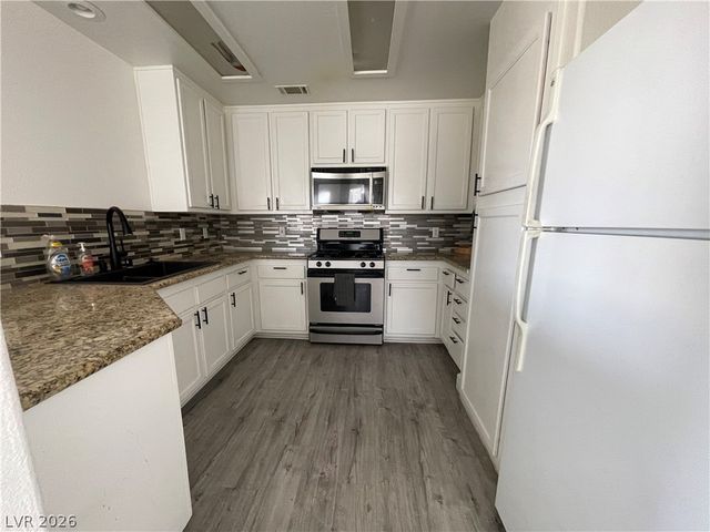 1521 Linnbaker Lane 203, Las Vegas, NV 89110