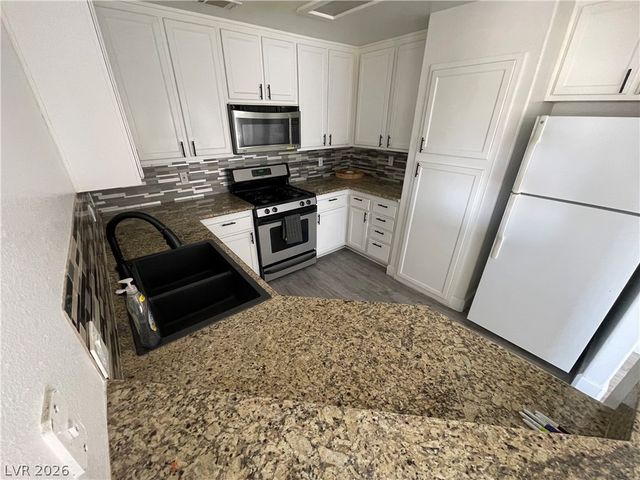 1521 Linnbaker Lane 203, Las Vegas, NV 89110