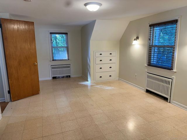 28 North Avenue, North Haven, CT 06473