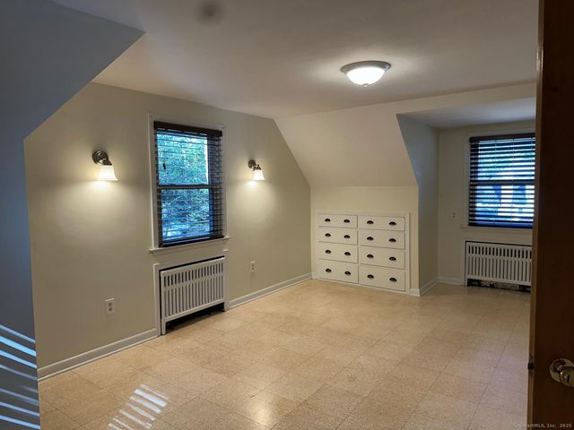 28 North Avenue, North Haven, CT 06473