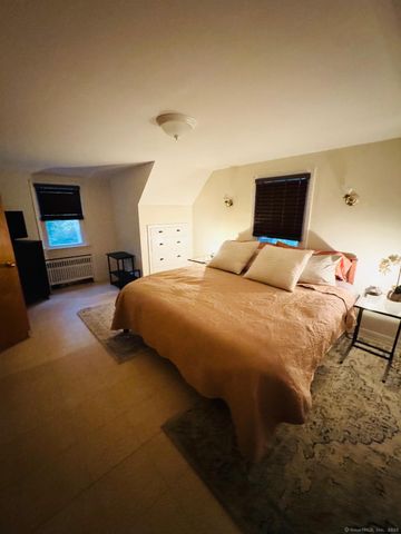 28 North Avenue, North Haven, CT 06473