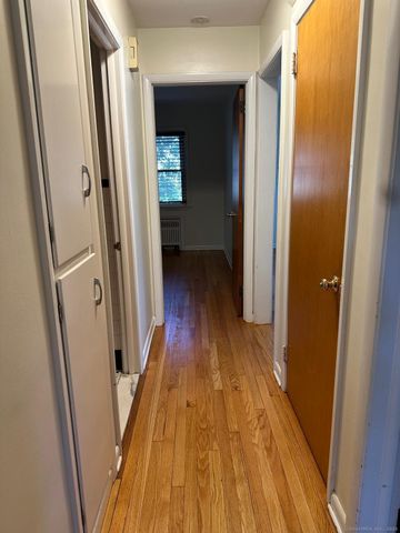28 North Avenue, North Haven, CT 06473