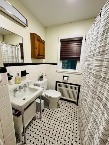 28 North Avenue, North Haven, CT 06473