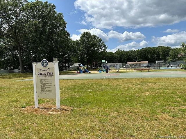 28 North Avenue, North Haven, CT 06473
