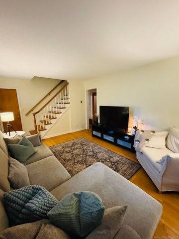 28 North Avenue, North Haven, CT 06473