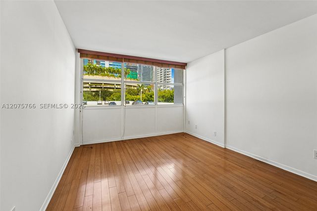 1420 Brickell Bay Dr 206D, Miami, FL 33131