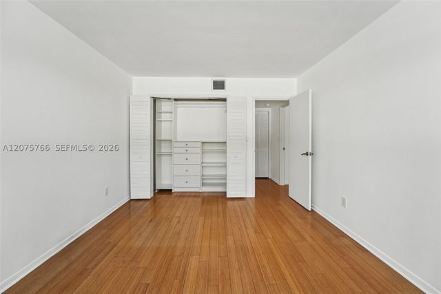 1420 Brickell Bay Dr 206D, Miami, FL 33131