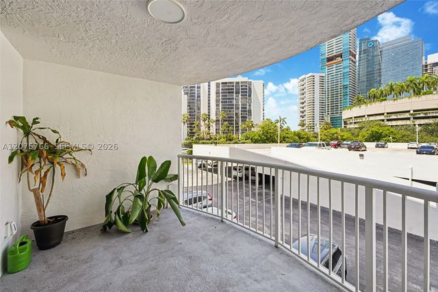 1420 Brickell Bay Dr 206D, Miami, FL 33131