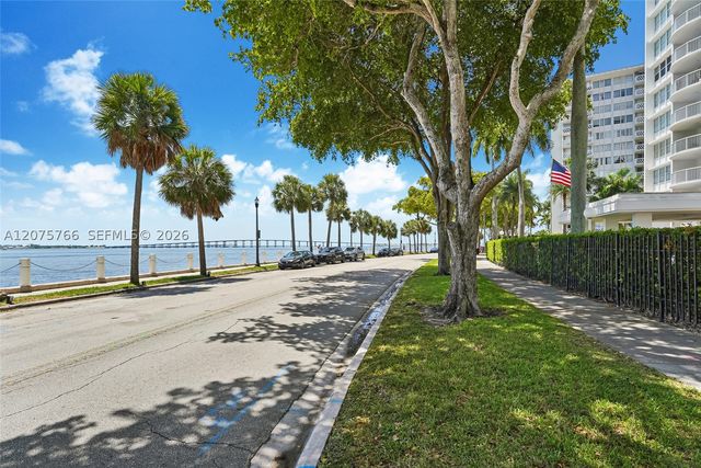 1420 Brickell Bay Dr 206D, Miami, FL 33131