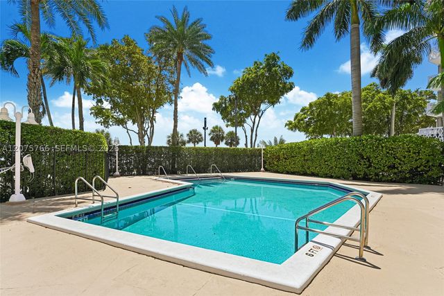 1420 Brickell Bay Dr 206D, Miami, FL 33131