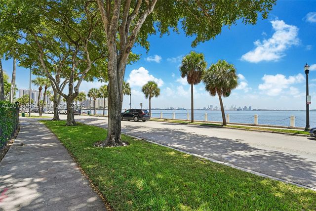 1420 Brickell Bay Dr 206D, Miami, FL 33131