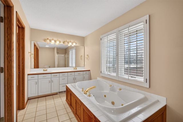 724 50th Street, Des Moines, IA 50312