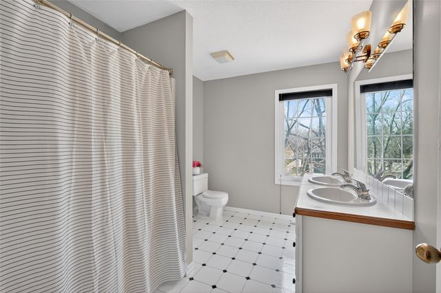 724 50th Street, Des Moines, IA 50312