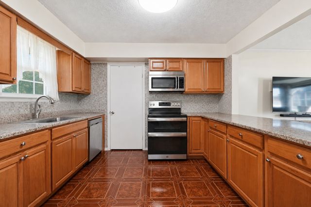 4824 Blue Springs Dr, Nashville, TN 37211