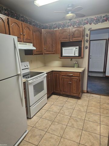 5882 King Road, East China, MI 48054