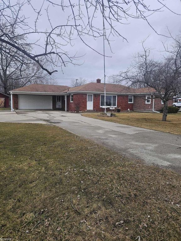 5882 King Road, East China, MI 48054