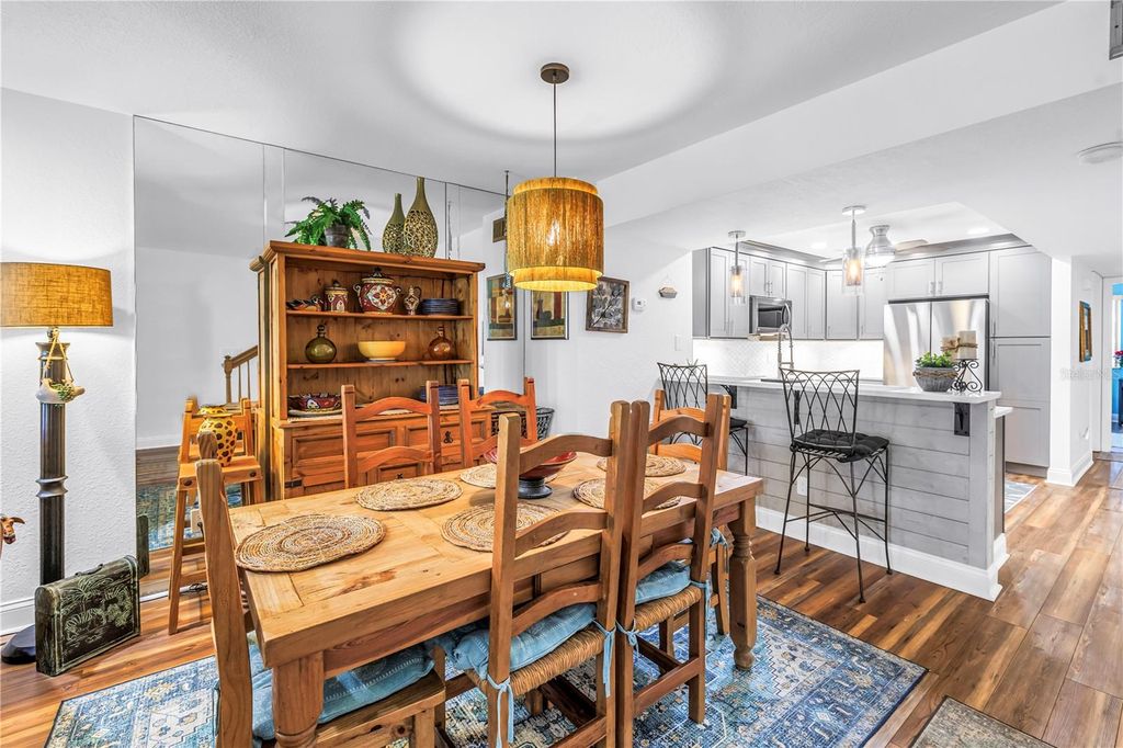 Image 15 of property listing at 9948 INDIAN KEY TRAIL 17, Seminole, FL 33776