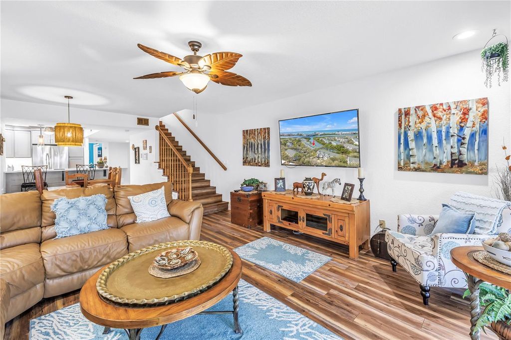 Image 18 of property listing at 9948 INDIAN KEY TRAIL 17, Seminole, FL 33776