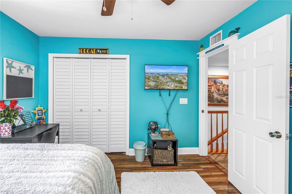 Image 22 of property listing at 9948 INDIAN KEY TRAIL 17, Seminole, FL 33776