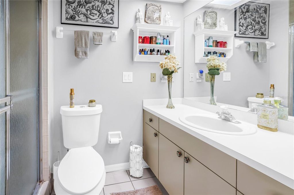 Image 45 of property listing at 9948 INDIAN KEY TRAIL 17, Seminole, FL 33776