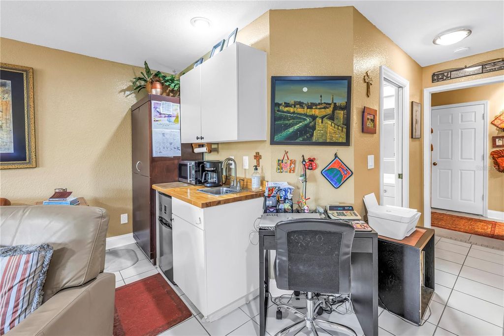 Image 50 of property listing at 9948 INDIAN KEY TRAIL 17, Seminole, FL 33776