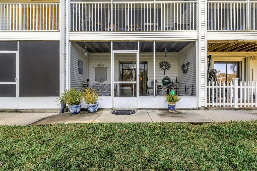 Image 61 of property listing at 9948 INDIAN KEY TRAIL 17, Seminole, FL 33776