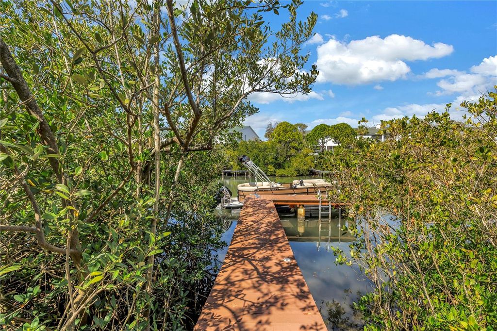 Image 62 of property listing at 9948 INDIAN KEY TRAIL 17, Seminole, FL 33776